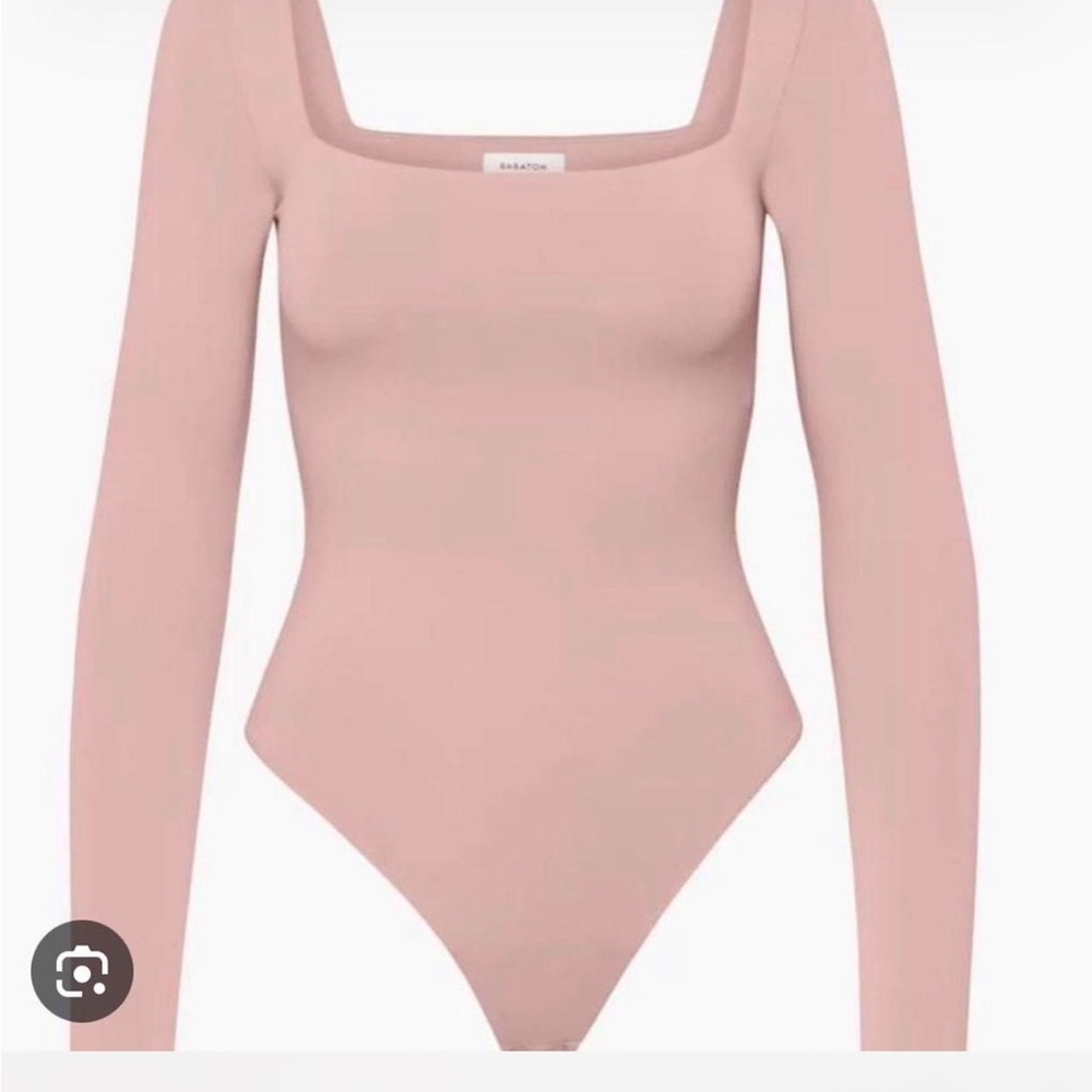 Aritzia Babaton Contour Squareneck Longsleeve Bodysuit Medium Light Pink